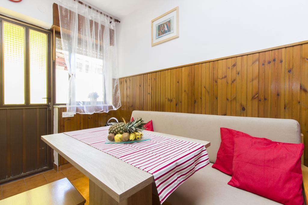 Apartment Neven โรกอซนิซา ห้อง รูปภาพ